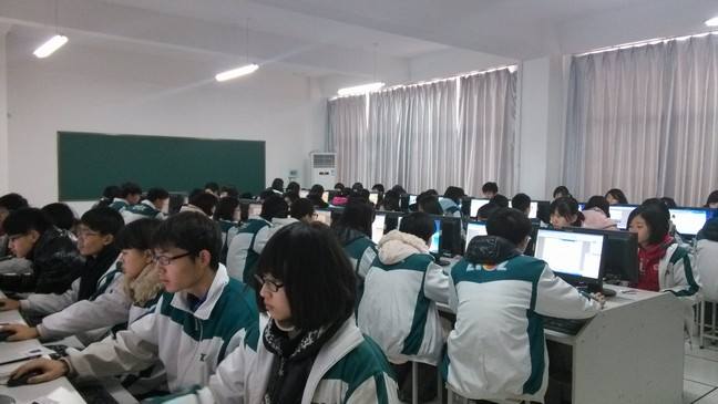 玉林市2019信息技術(shù)學(xué)業(yè)水平考試順利結(jié)束